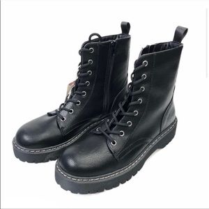 Combat boots